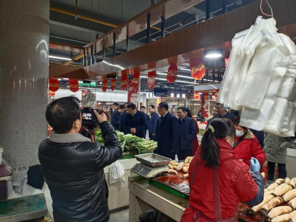 市委書記胡亞波帶隊(duì)至市場(chǎng)運(yùn)營(yíng)公司所屬象山市場(chǎng)開(kāi)展安全生產(chǎn)和物資保供檢查活動(dòng)(2)293.png